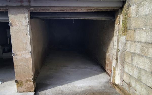 Stationnement à louer    Le Creusot