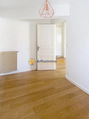 Vente                                                      Appartement
                        
                     4 pièces                      80 m2                     à Perpignan