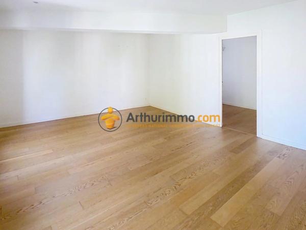 Vente                                                      Appartement
                        
                     4 pièces                      80 m2                     à Perpignan