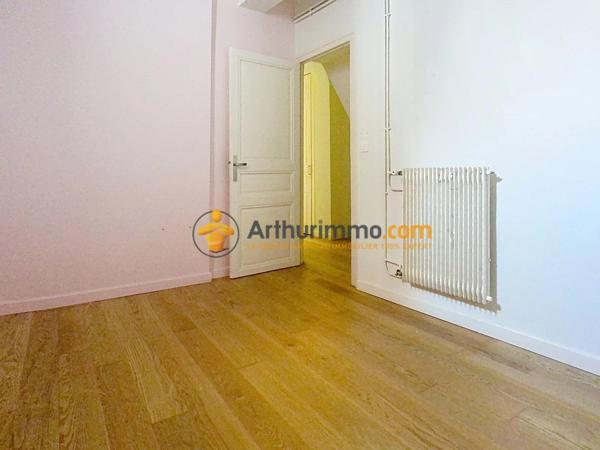 Vente                                                      Appartement
                        
                     4 pièces                      80 m2                     à Perpignan