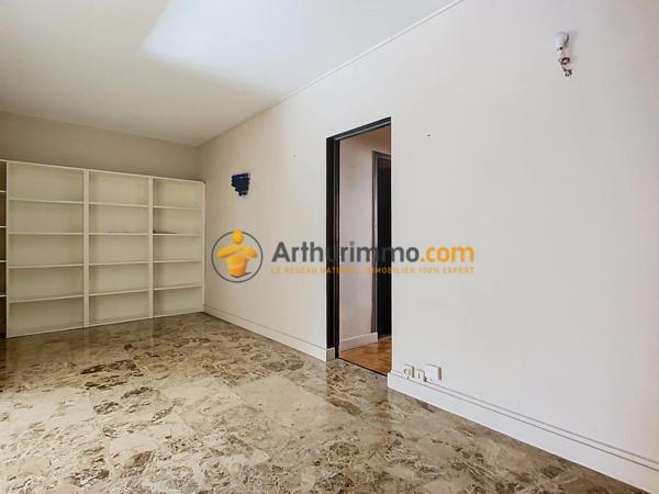 Location                                                      Appartement
                        
                     3 pièces                      95 m2                     à Perpignan
