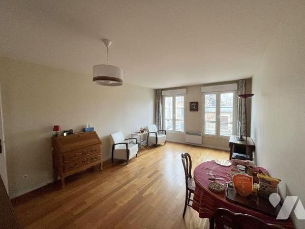 Appartement à Vendre en exclusivité chez votre Notaire.
Pour investisseur.
Notre Service Immo...