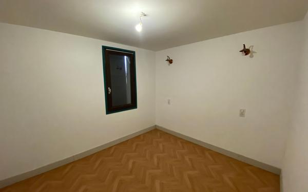 Appartement à louer    3 pièces • 79 m2 Lautrec