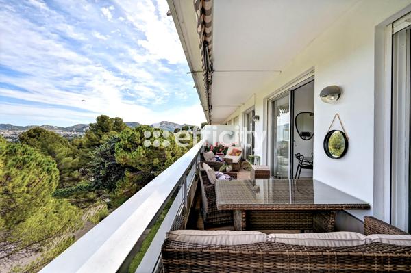 Appartement
         3 pièces
        - 100 m² Bien prestige 670 000 € *