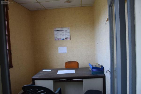 Local professionnel à vendre à La Bazoge-Montpinçon en Mayenne (53440), ref : 53075-FC121