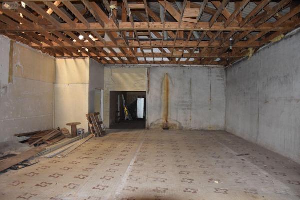 Local professionnel à vendre à La Bazoge-Montpinçon en Mayenne (53440), ref : 53075-FC121