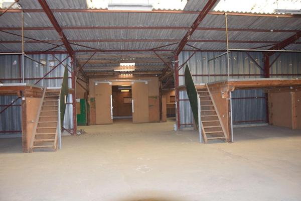 Local professionnel à vendre à La Bazoge-Montpinçon en Mayenne (53440), ref : 53075-FC121