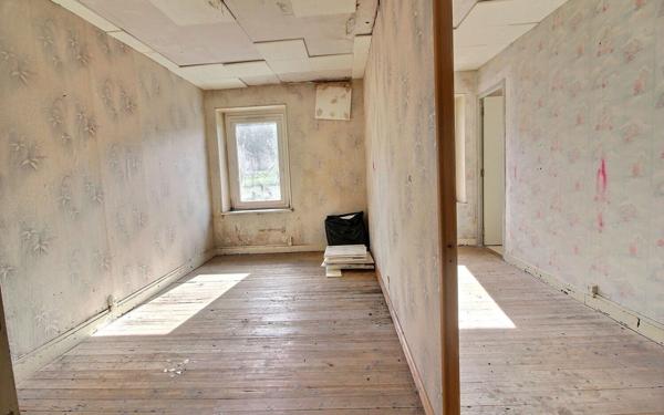 Immeuble à vendre    5 pièces •  Saint-Symphorien-de-Marmagne