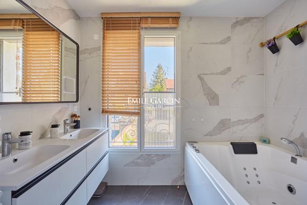 A vendre-Versailles Montreuil Maison contemporaine rare 11 pièces 210 m2, 6 chambres