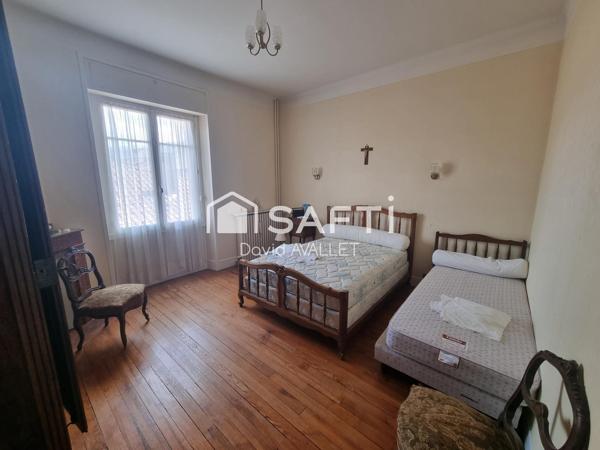 Immeuble de plus de 600m2 avec ascenseur en plein centre de st girons