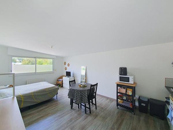 HENNEBONT : Maison d'architecte de 149 m² avec studio indépendant de 26m²