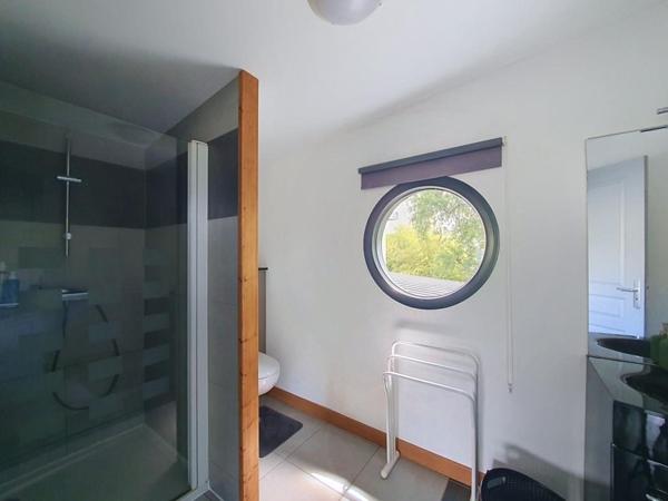 HENNEBONT : Maison d'architecte de 149 m² avec studio indépendant de 26m²