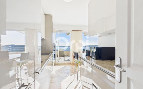 Appartement à vendre    3 pièces • 76,39 m2 Mandelieu-la-Napoule