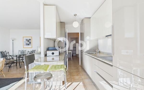 Appartement à vendre    3 pièces • 76,39 m2 Mandelieu-la-Napoule