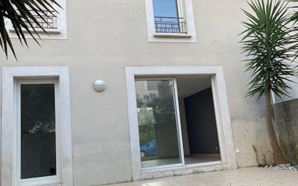 Maison à vendre    4 pièces •  Aigues-Mortes