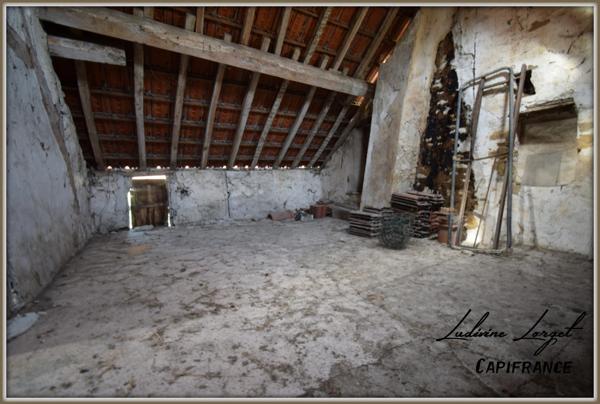 Maison à rénover – Proche Neuilly-Saint-Front Axe Soissons Château-Thierry - 75m2 - 3 pièces -Terrain 1654m2- grenier à aménager - Petite dépendance