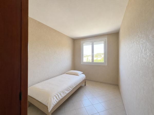 Appartement
         5 pièces
        - 120 m² 284 000 € *