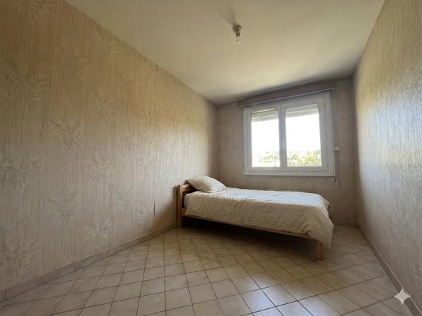 Appartement
         5 pièces
        - 120 m² 284 000 € *