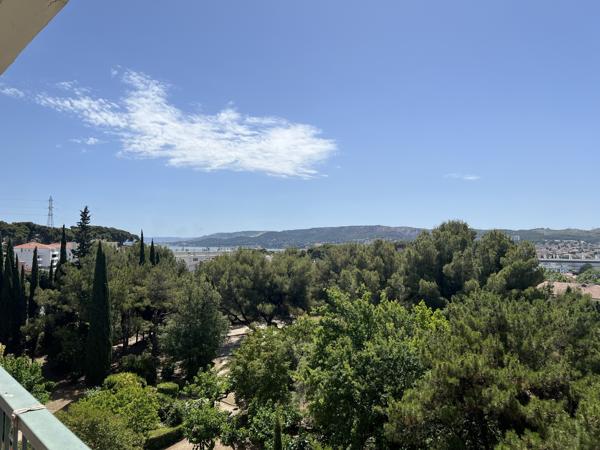 Appartement
         5 pièces
        - 120 m² 284 000 € *