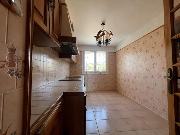 Appartement
         5 pièces
        - 120 m² 284 000 € *