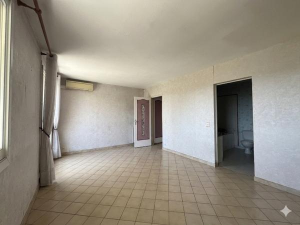 Appartement
         5 pièces
        - 120 m² 284 000 € *