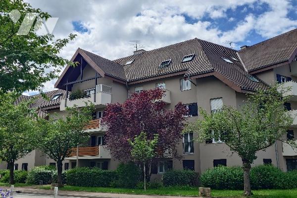 Appartement de 85,2 m² à Annecy-le-Vieux, composé de quatre pièces dont trois chambres.