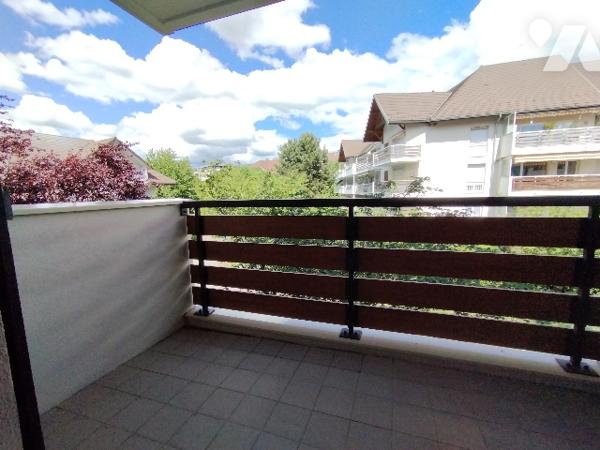 Appartement de 85,2 m² à Annecy-le-Vieux, composé de quatre pièces dont trois chambres.