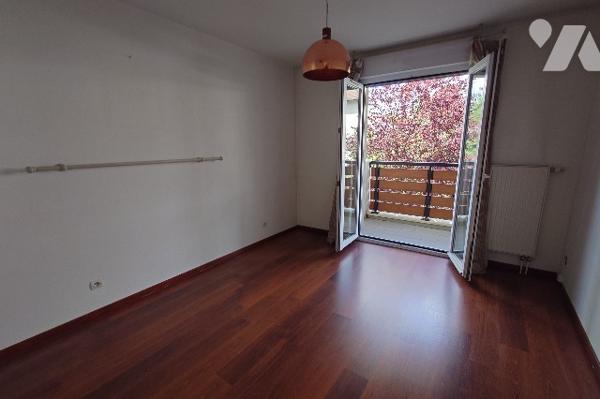 Appartement de 85,2 m² à Annecy-le-Vieux, composé de quatre pièces dont trois chambres.