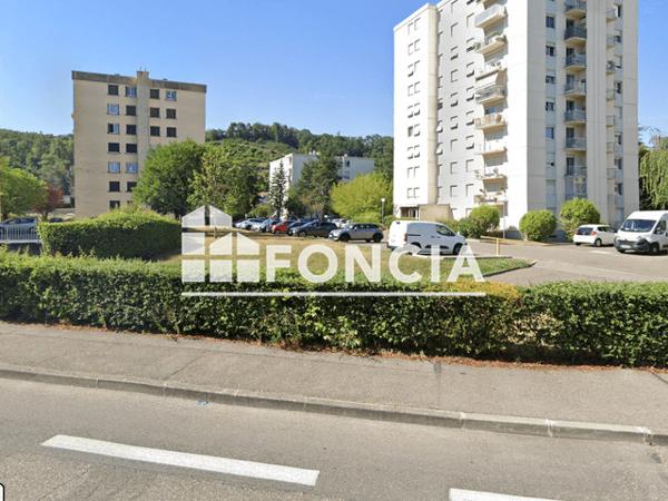 Location Studio meublé 28.06 m² - 6 bis AVENUE DU DAUPHINE - IMMEUBLE LES JONQUILLES Bourgoin Jallieu 38300