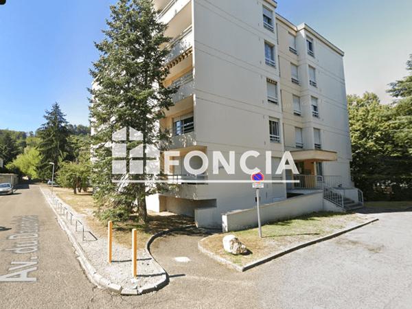 Location Studio meublé 28.06 m² - 6 bis AVENUE DU DAUPHINE - IMMEUBLE LES JONQUILLES Bourgoin Jallieu 38300
