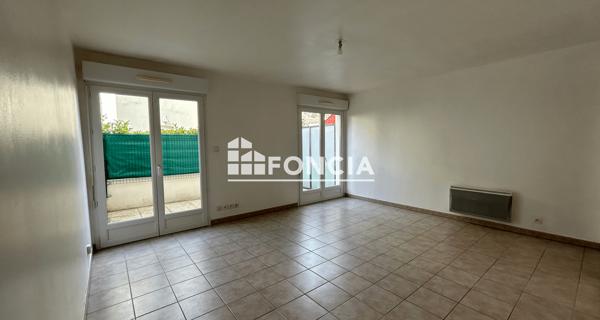Location Studio 33.054 m² - Cavaillon 84300