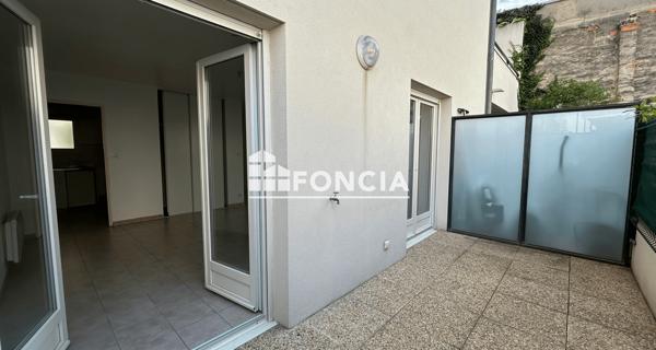 Location Studio 33.054 m² - Cavaillon 84300