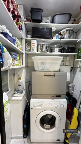 Vente                                                      Appartement
                        
                     2 pièces                      47 m2                     à Nice