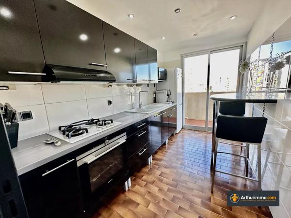 Vente                                                      Appartement
                        
                     2 pièces                      47 m2                     à Nice