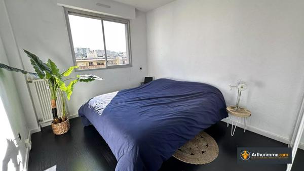 Vente                                                      Appartement
                        
                     2 pièces                      47 m2                     à Nice