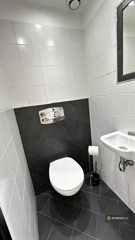 Vente                                                      Appartement
                        
                     2 pièces                      47 m2                     à Nice