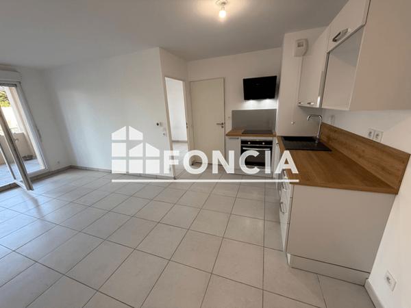 Location Appartement 2 pièces 40.78 m² - 2-4 ALLEE FIGLINESI Pelissanne 13330
