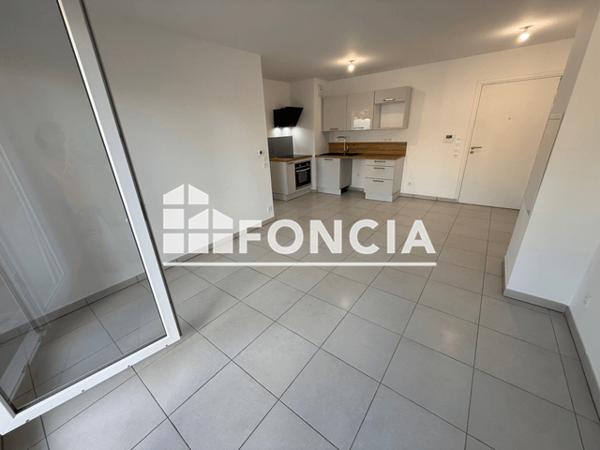 Location Appartement 2 pièces 40.78 m² - 2-4 ALLEE FIGLINESI Pelissanne 13330