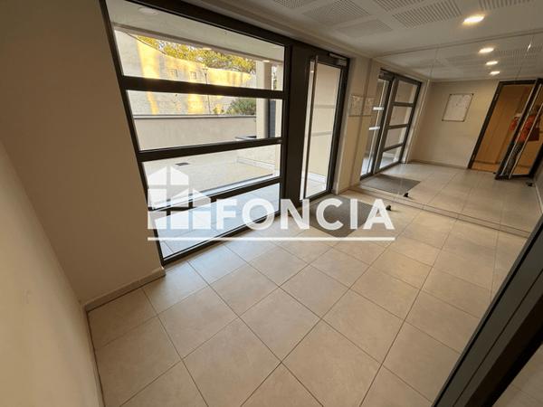 Location Appartement 2 pièces 40.78 m² - 2-4 ALLEE FIGLINESI Pelissanne 13330