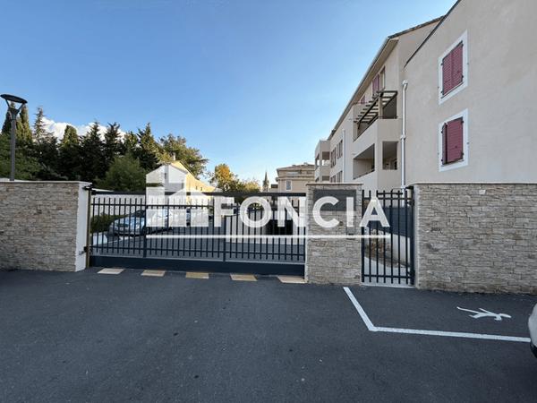 Location Appartement 2 pièces 40.78 m² - 2-4 ALLEE FIGLINESI Pelissanne 13330