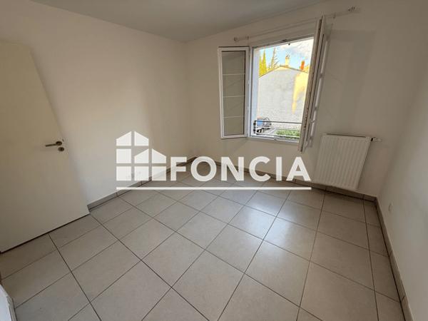 Location Appartement 2 pièces 40.78 m² - 2-4 ALLEE FIGLINESI Pelissanne 13330