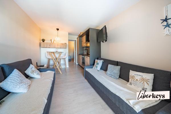 Studio meublé et rénové avec coin nuit séparé et terrasse au sein de Cap Esterel