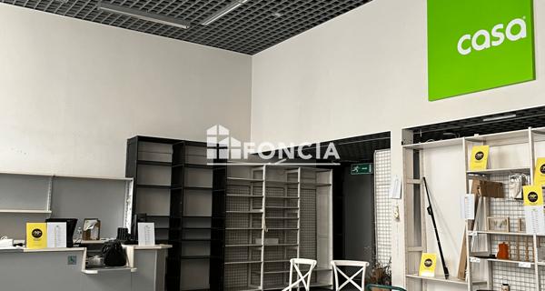 Location Local commercial 1 pièce 235 m² - Avignon 84000