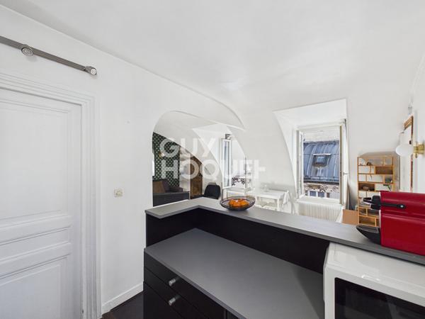 Superbe 2 pièces - Dernier étage - M° Quatre Septembre