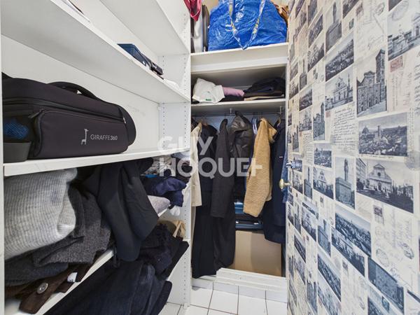 Superbe 2 pièces - Dernier étage - M° Quatre Septembre