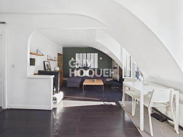 Superbe 2 pièces - Dernier étage - M° Quatre Septembre