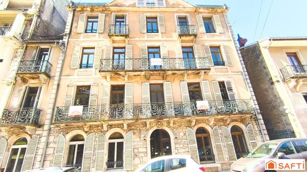 Hôtel de charme sur 5 niveaux avec ascenseur à réhabiliter, à 2 pas du centre balnéo-romain