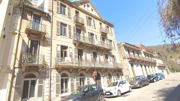 Hôtel de charme sur 5 niveaux avec ascenseur à réhabiliter, à 2 pas du centre balnéo-romain
