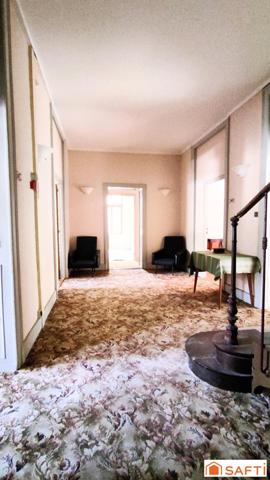 Hôtel de charme sur 5 niveaux avec ascenseur à réhabiliter, à 2 pas du centre balnéo-romain