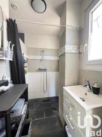 House for sale 5 rooms 105 m² Montfermeil